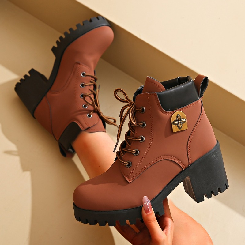 Outdoor Lighting Trends 2026 - Nouvelle Tendance 2026 : Bottines Courtes